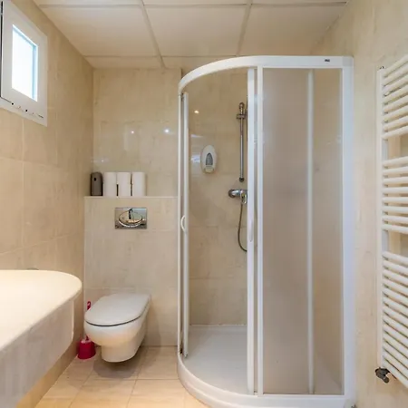 Apto Con Terraza 6 Apartamento